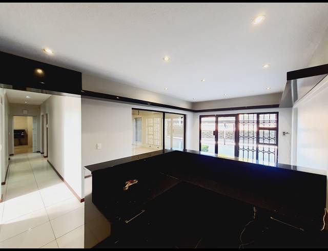 278M² OFFICE TO LET IN CARLSWALD
